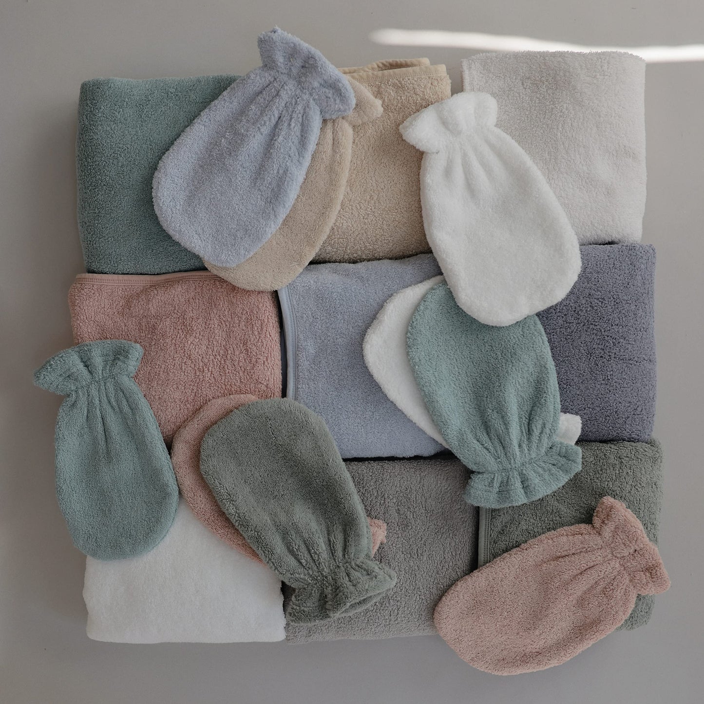 mushie Baby Hooded Towel | Organic Cotton (Pearl)