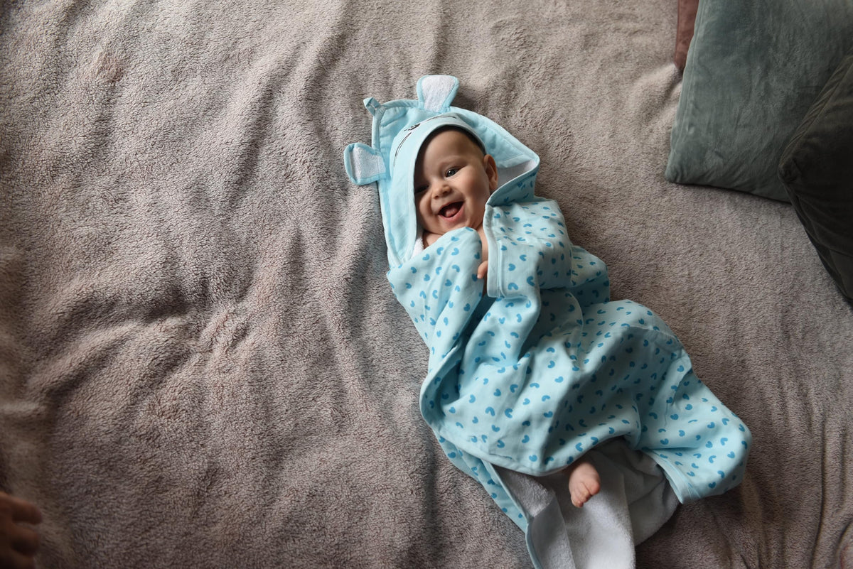 VAYA LYLSun Baby Hooded Towel, Ultra Soft & Quick Absorbent Bath Towel for Newborns & Toddlers, 100% Cotton, Gentle on Babys S