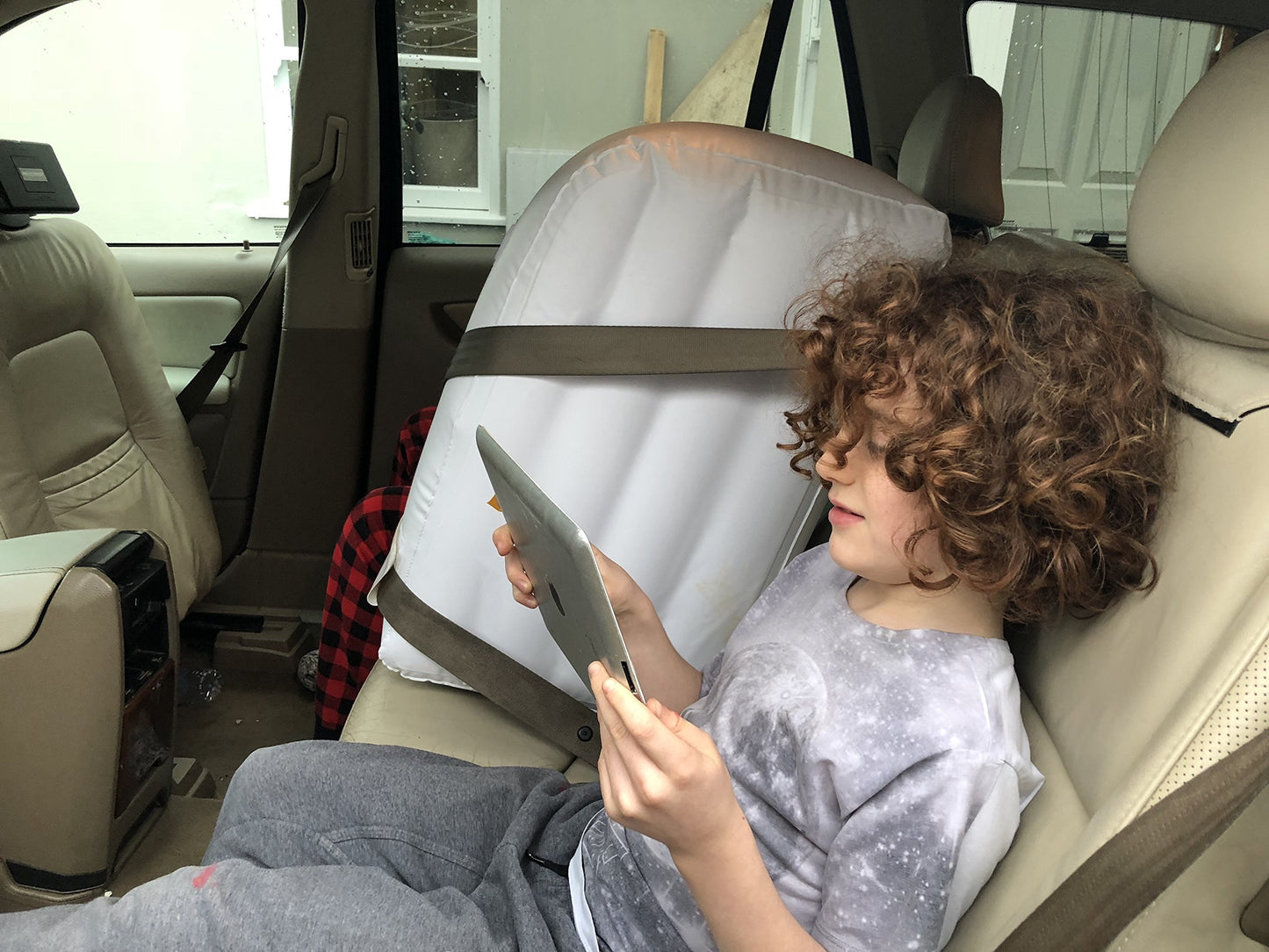 Jet Creations Inflatable Car Backseat Divider - Seperates Children So No More Back Seat Fights, And Simple To Install.