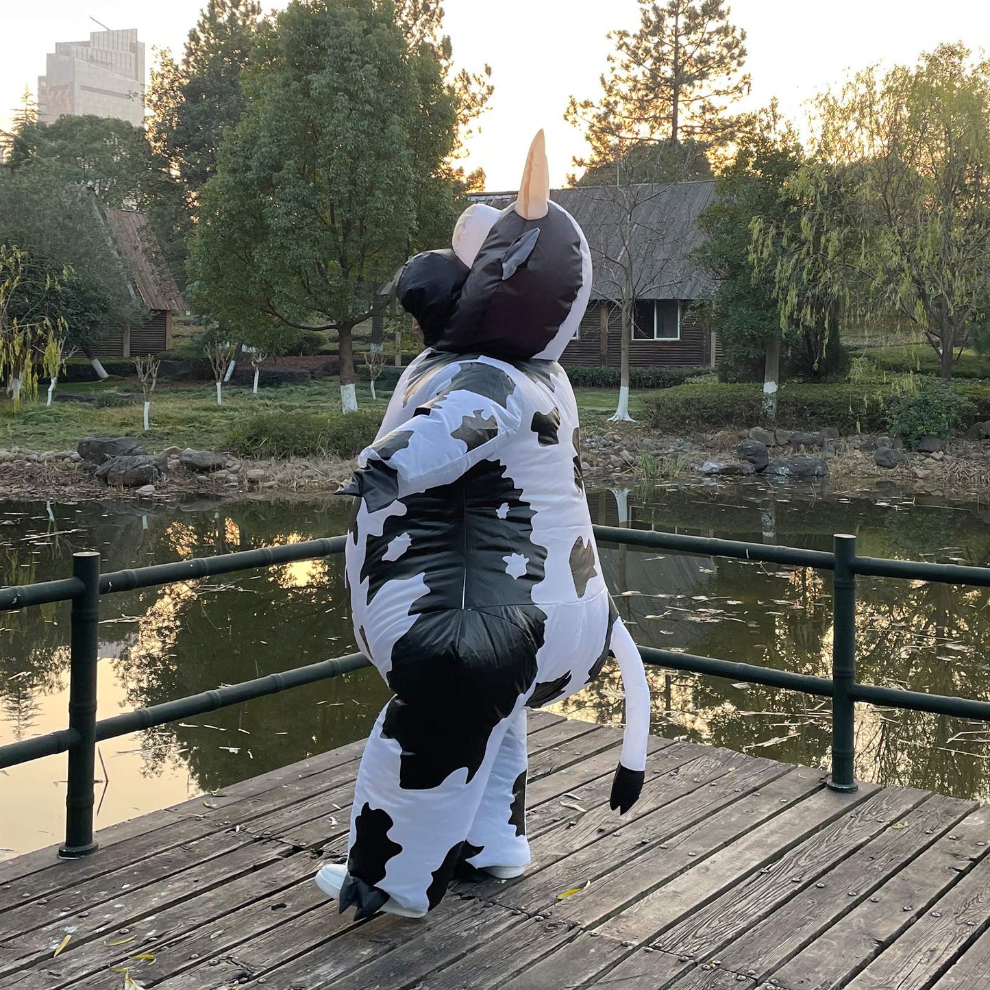 Arokibui Inflatable Cow Costume Blow Up Costume Cosplay Party Festival Halloween Costume Parade Carnival Costume Jumpsuit