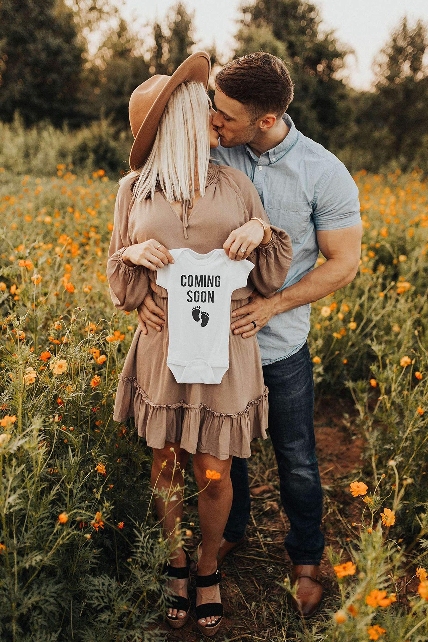 Bee! Pregnancy Announcement Gift: Contains A Baby Announcement Bodysuit, Greeting Card, Tissue Paper, All Neatly Packaged In A G