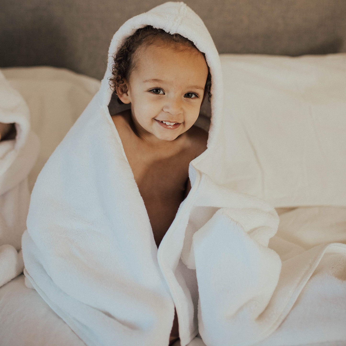 Parker Baby Co. Premium 100% Soft Ring Spun Cotton Hooded Toddler And Kid Bath Towel Plush Towel With Hood For Toddlers And Chil