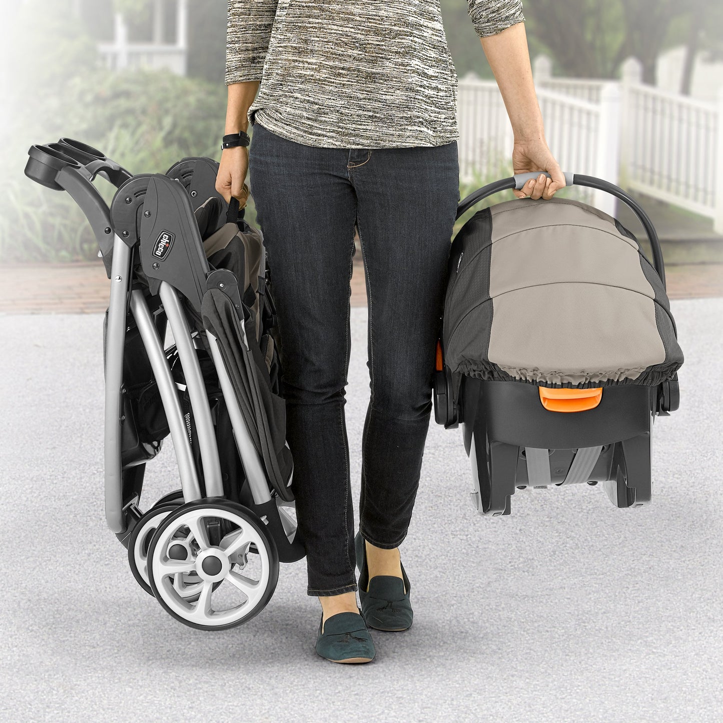 Chicco Viaro Quick-Fold Travel System, Includes Infant Car Seat And Base, Stroller And Car Seat Combo, Baby Travel Gear | Black/