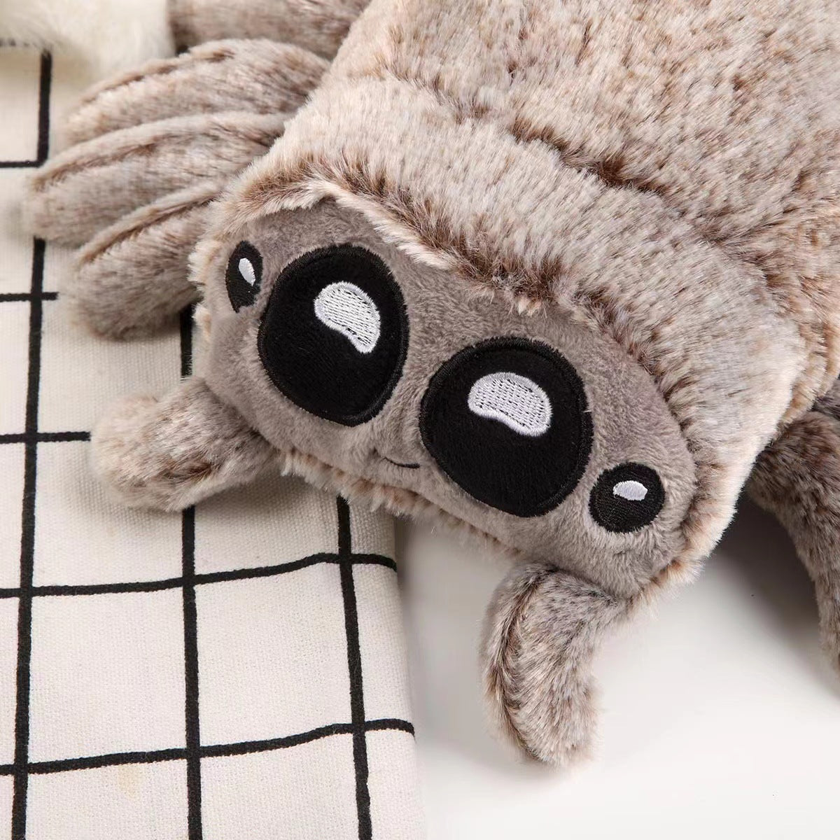 Cross-border simulation small spider doll Luca spider black and white spider doll doll Halloween decoration ornaments