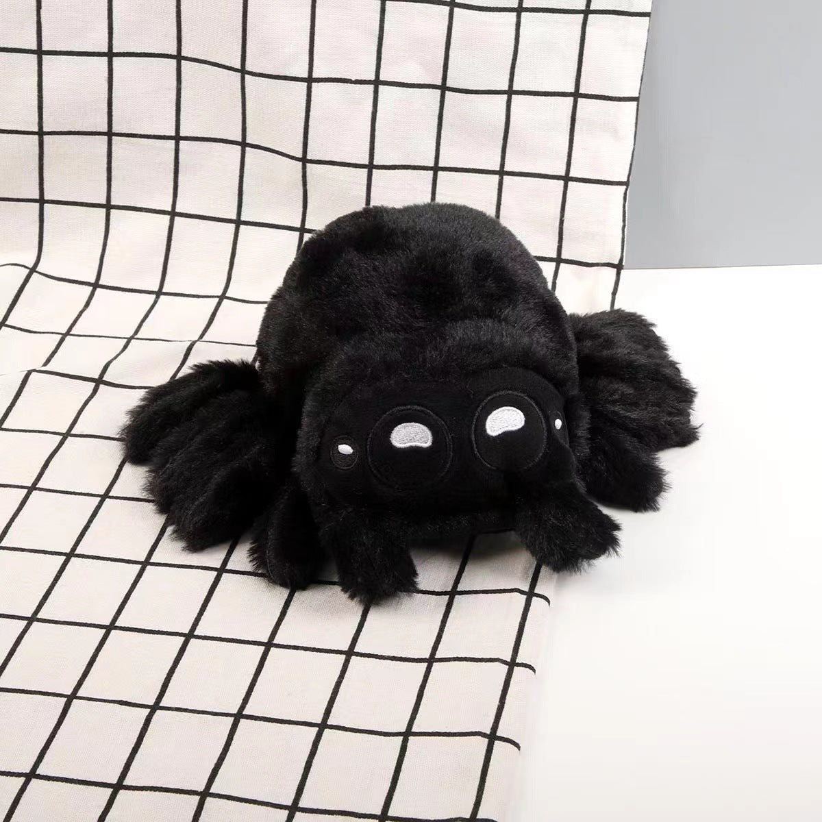 Cross-border simulation small spider doll Luca spider black and white spider doll doll Halloween decoration ornaments