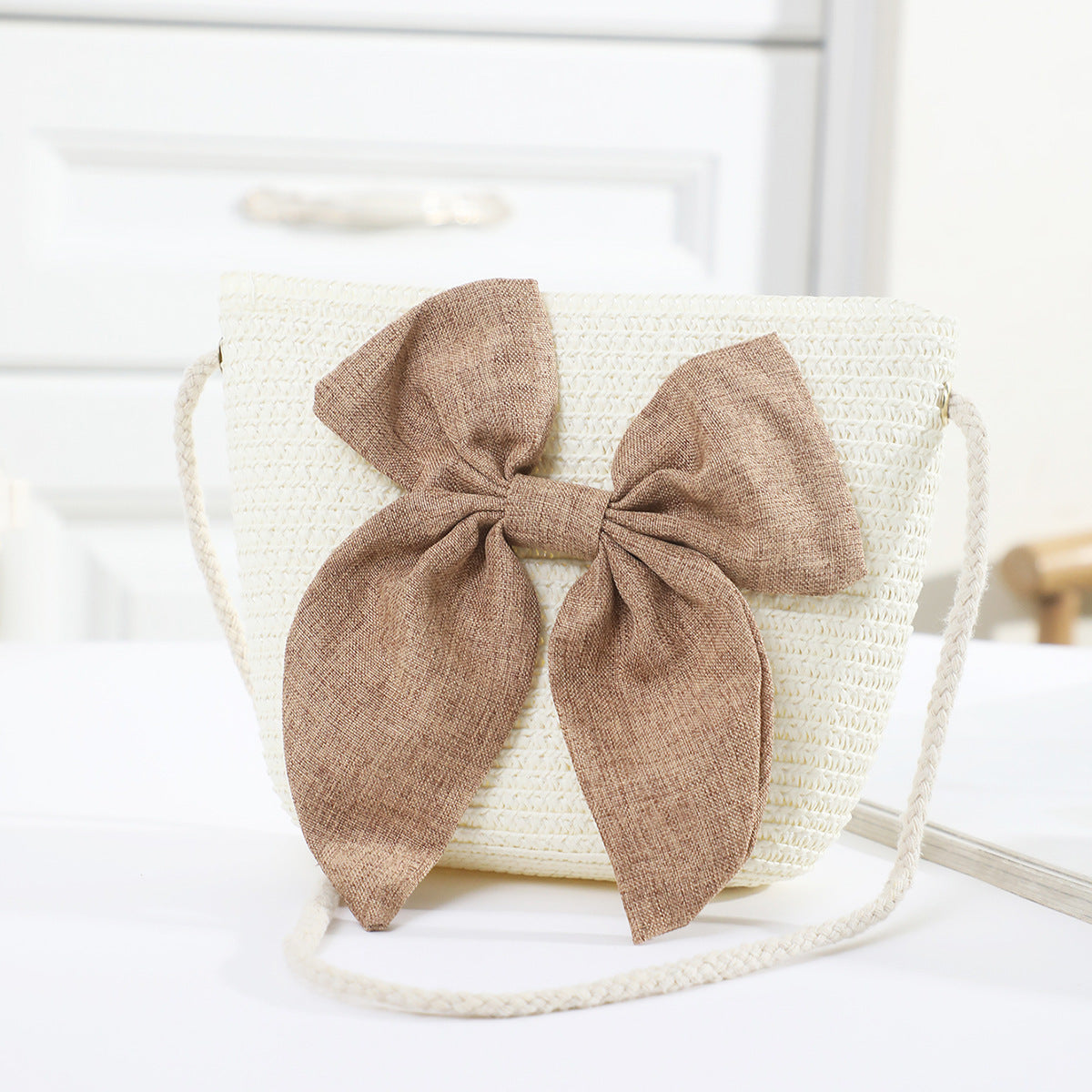Straw Handmade Bow Woven Mobile Phone Bag Cross-border Hot Selling Women's Crossbody Seaside Straw Woven Crossbody Woven Bag Factory