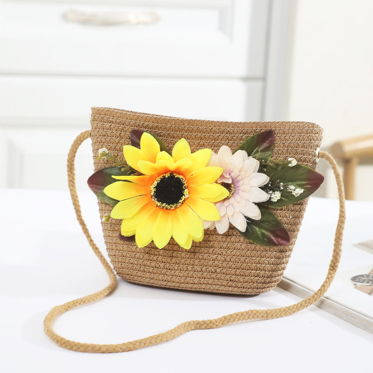 Straw Handmade Bow Woven Mobile Phone Bag Cross-border Hot Selling Women's Crossbody Seaside Straw Woven Crossbody Woven Bag Factory
