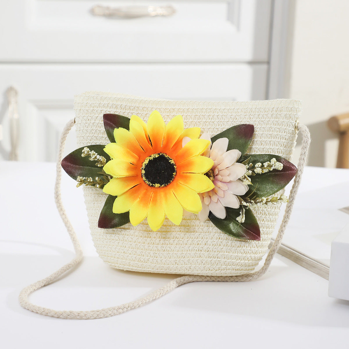 Straw Handmade Bow Woven Mobile Phone Bag Cross-border Hot Selling Women's Crossbody Seaside Straw Woven Crossbody Woven Bag Factory
