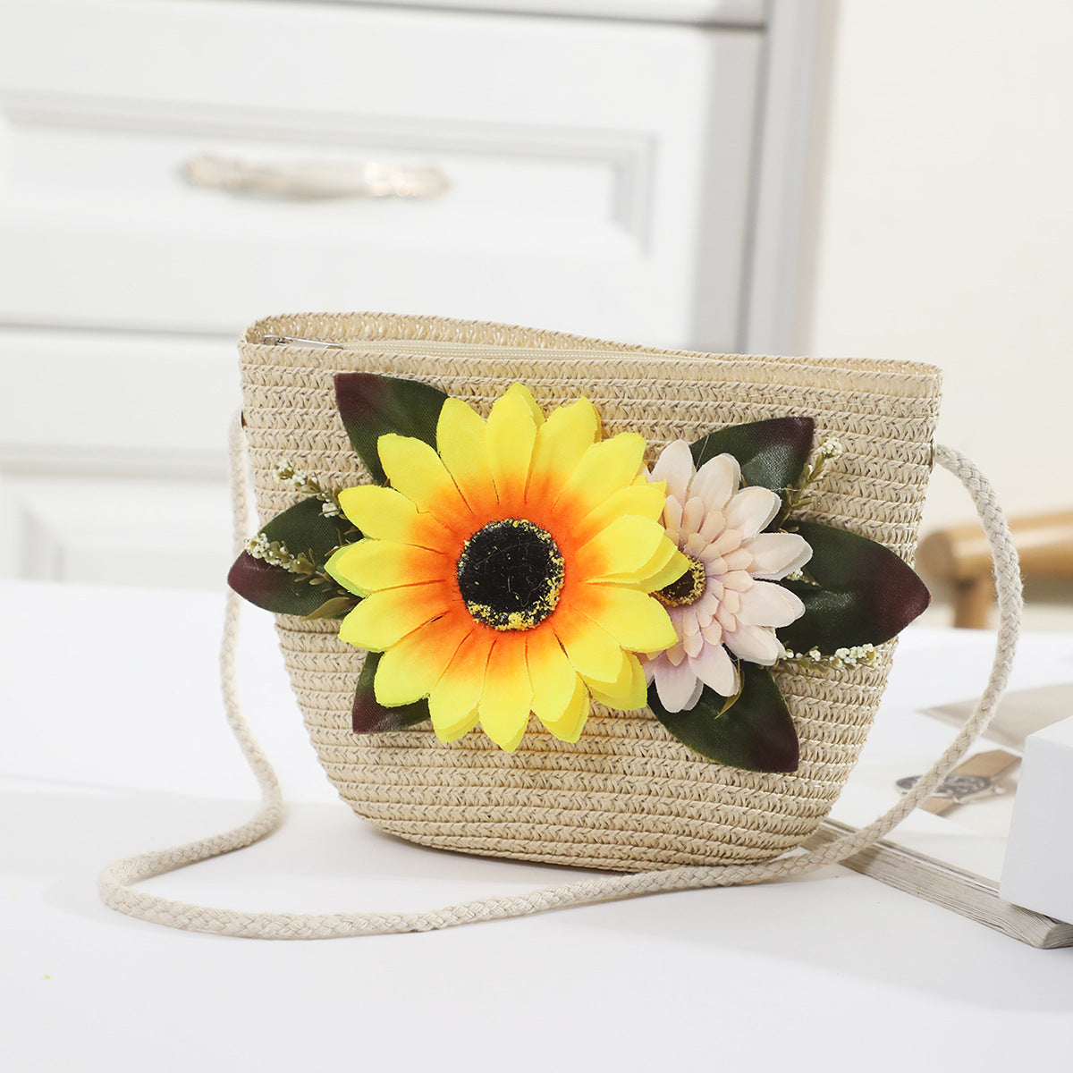 Straw Handmade Bow Woven Mobile Phone Bag Cross-border Hot Selling Women's Crossbody Seaside Straw Woven Crossbody Woven Bag Factory