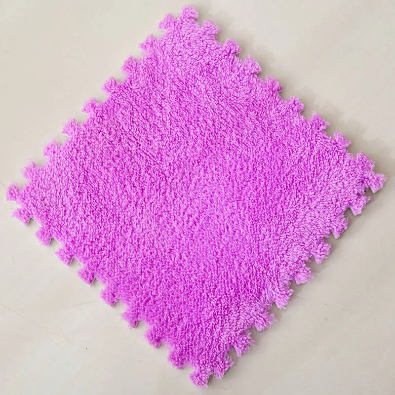 Soft Plush Baby Play Mat for Winter Crawling, Interlocking Foam Tiles Rug for Kids Room and Living Room， 30x30cm