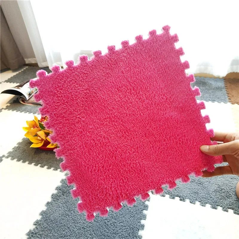 Soft Plush Baby Play Mat for Winter Crawling, Interlocking Foam Tiles Rug for Kids Room and Living Room， 30x30cm